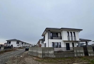 Casă cu 3 camere cu Teren 450 Mp în Central - 3