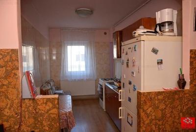 Apartamemt 4 camere zona Tractorul - 5