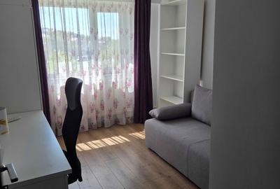 Apartament cu 4 camere decomandat în Orașul de Jos - 1