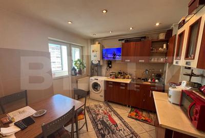 Apartament de vanzare, cu 3 camere, zona Micro 5 - 8