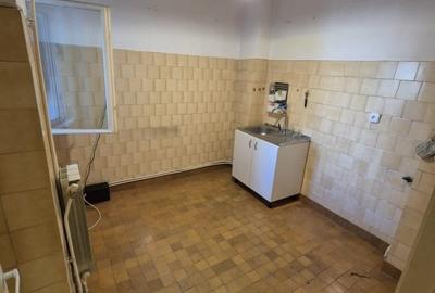 Apartament 4 camere, confort 1 decomandat, zona Obor, etaj 1. - 2
