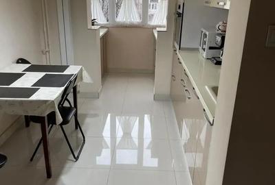 Apartament cu 3 camere decomandat în Decebal - 1