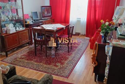 Apartament cu 3 camere în Astra