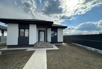 Casa parter - Golesti - 2