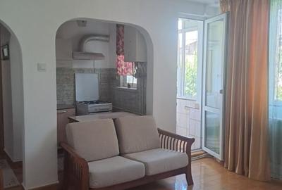 Apartament 4 camere semidecomandat, 1 baie, Piata Darmanesti