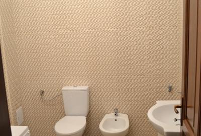 Spațiu comercial, de 42 mp, în Central - 3