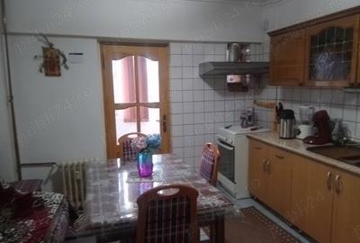 Apartament cu 3 camere în Central - 2