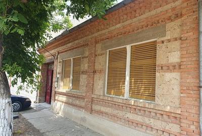Casă cu 4 camere în Ciuchici - 2