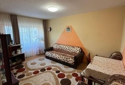 Apartament cu 3 camere decomandat în Păcurari