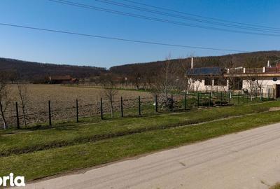 Teren de 2970 mp, în Mașloc