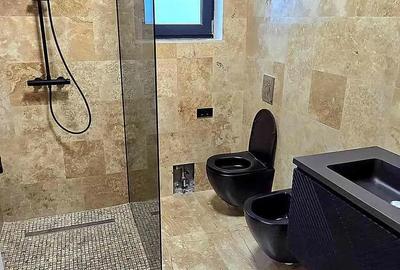 Casă cu Teren 500 Mp în Central - 3