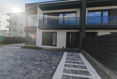 Casă cu 3 camere cu Teren 335 Mp în Central - 2