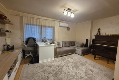 Apartament cu 3 camere decomandat în Obcini