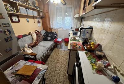 Apartament de vanzare, cu 3 camere, 48 mp, zona Micro 14 - 4