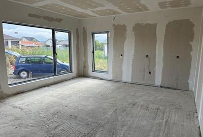Casă cu 4 camere în Central - 3