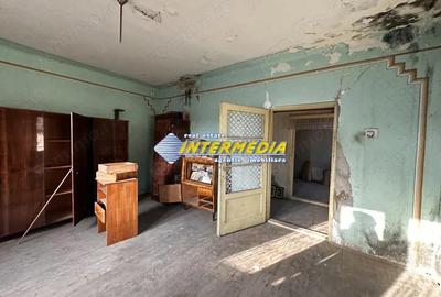 Casă cu 2 camere cu Teren 1242 Mp în Bărăbanț - 5