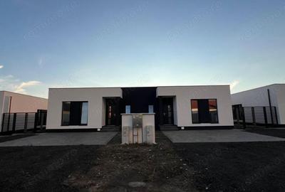 Casă cu 3 camere cu Teren 250 Mp în Central
