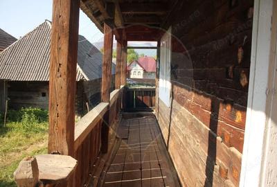 Casă cu 2 camere cu Teren 2447 Mp în Hoteni - 7