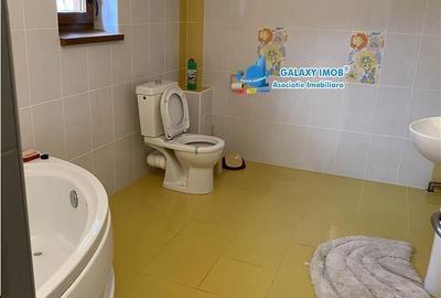 Casă cu 4 camere cu Canalizare în Central - 11