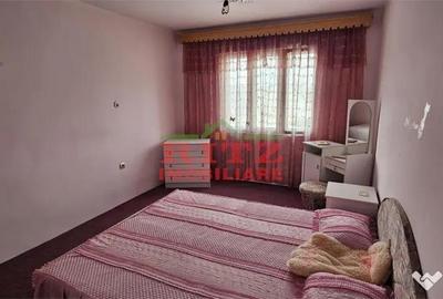 Casă cu 7 camere cu Teren 1756 Mp în Caracal - 5