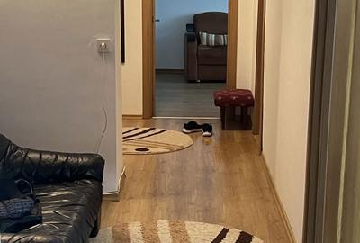 Apartament cu 3 camere decomandat în Ostroveni - 2