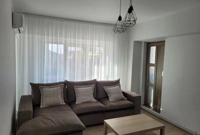 Apartament cu 2 camere decomandat în Nicolina - 2