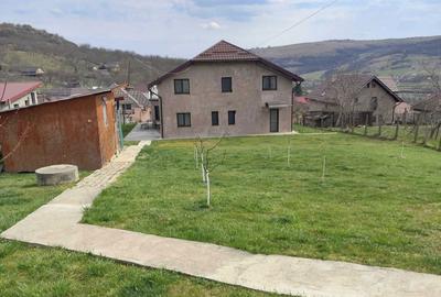 Casă cu 4 camere în Central - 4