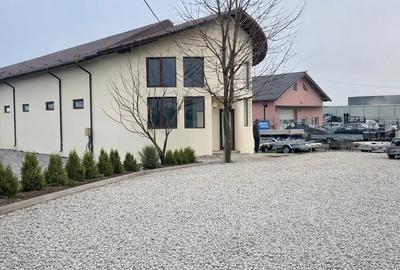 Spațiu comercial, de 100 mp, în Central