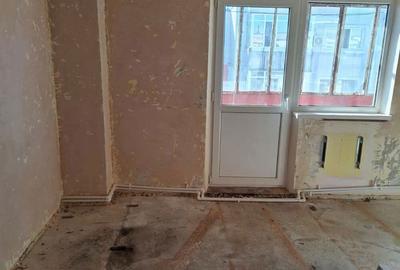 Vind apartament cu 3 camere decomandat m2 86 bai doua etaj 4 - 4