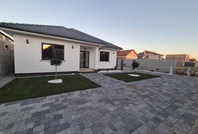 Vilă elegantă, finisată complet, Via Carmina – comision 0 - 12