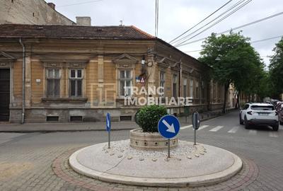 Apartament cu 8 camere semidecomandat în Central - 3