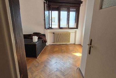 Apartament cu 4 camere decomandat în Central - 3
