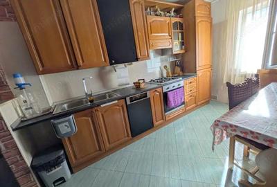 Nord - Parc, Apartament 3 camere decomandat, etaj 2/4, bloc 1984 - 1