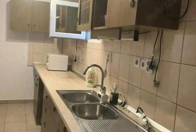 Casă cu 5 camere cu Teren 2900 Mp în Central - 2