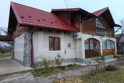 Casă cu 4 camere cu Teren 2031 Mp în Vălenii de Munte - 1