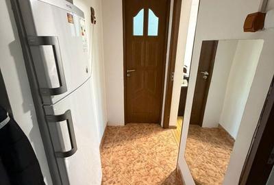 Garsonieră decomandată în Micro 3 - 4