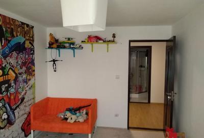 Casă cu 4 camere în Zărnești