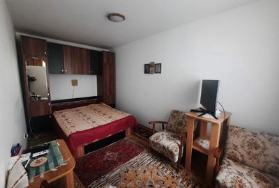 Apartament cu 3 camere semidecomandat, mobilat în Dărmănești - 2