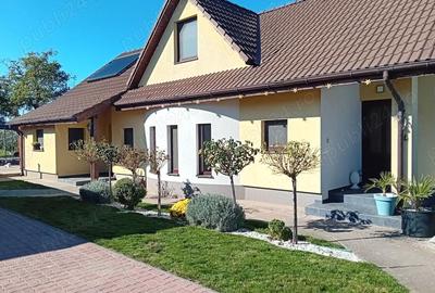 Casă cu 4 camere cu Teren 1350 Mp în Vărșand - 4