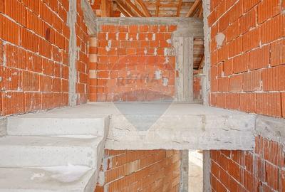 Casă cu 6 camere cu Teren 847 Mp în Hălchiu - 59