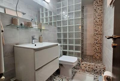 Apartament cu 3 camere decomandat, mobilat în 13 Septembrie - 15