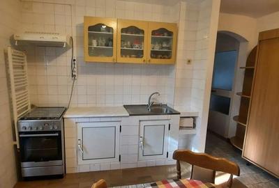 Apartament cu 2 camere decomandat, mobilat în Aradului