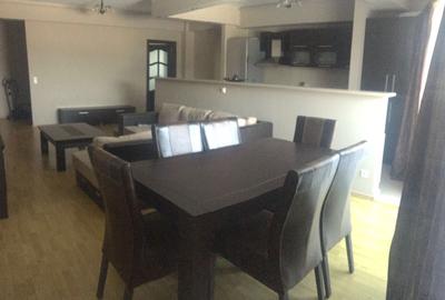 Apartament cu 3 camere decomandat în Independenței