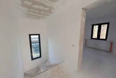 Casă cu 4 camere cu Teren 740 Mp în Hemeiuș