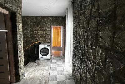 Casă cu 4 camere cu Teren 4472 Mp în Central - 4
