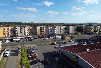 Spatiu Comercial de Vanzare 780 mp utili - Vitrina 63 m - Locatie buna - 17