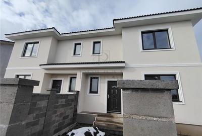 Duplex cu 4 camere cu Canalizare în Moșnița Nouă - 1
