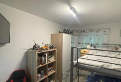 Apartament cu 3 camere decomandat în Hotvon