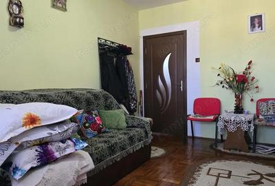 Apartament cu 3 camere decomandat în Central - 1
