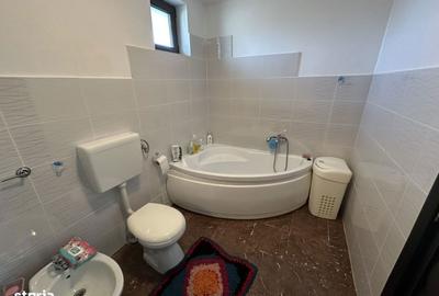 Casă cu 3 camere cu Teren 810 Mp în Central - 8